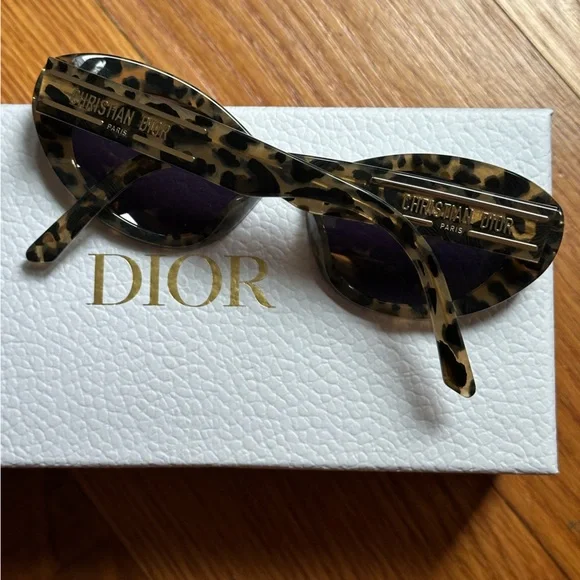 Dior Tortoise Cateye Shell Sunglasses - Picture 8 of 8
